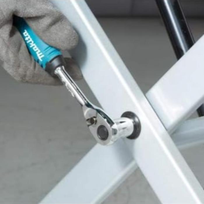 Makita 34-Piece Socket and Accessory Tool Kit – Ideal for DIY and Professional Use