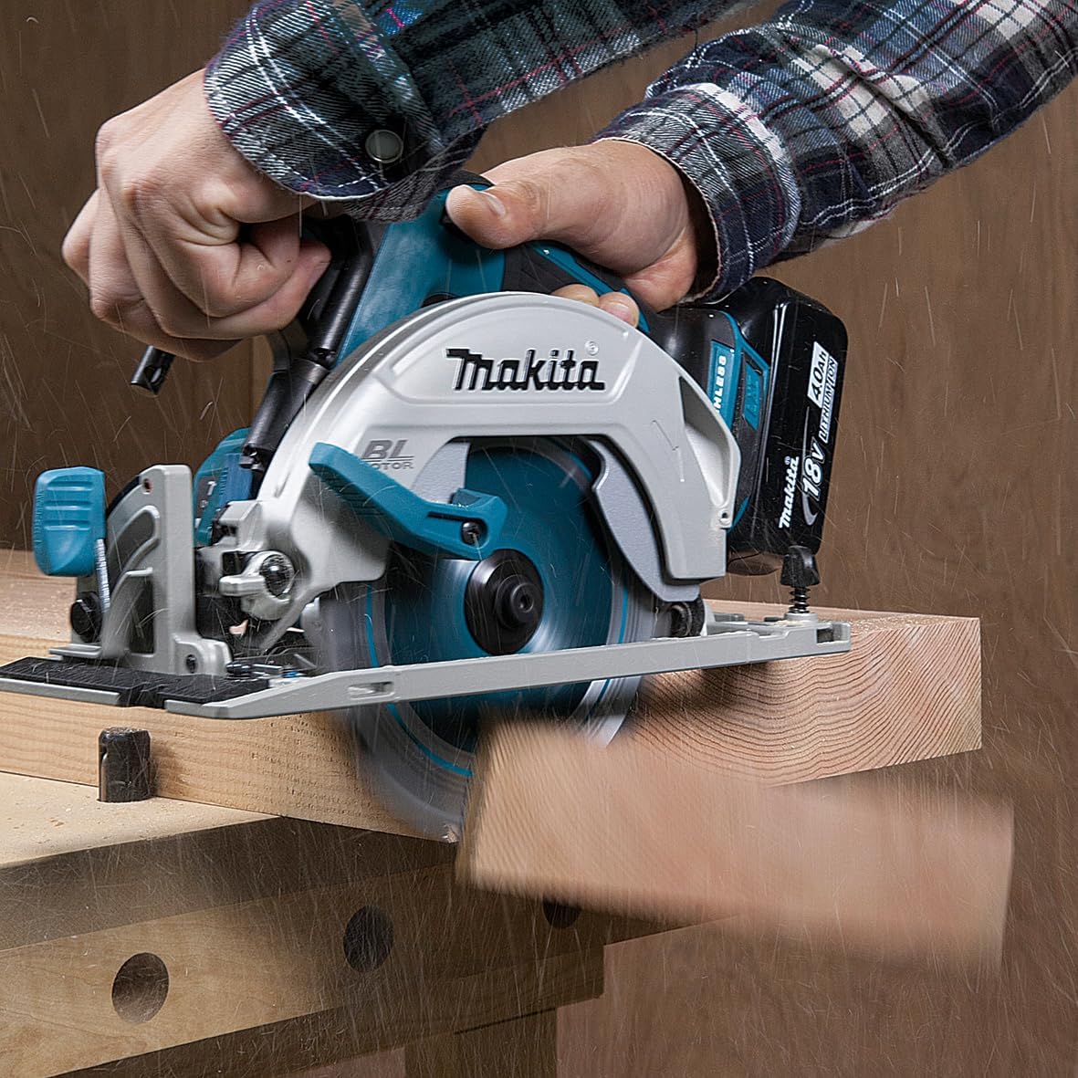 Makita DHS680Z 18V Li-Ion LXT Brushless Circular Saw (165mm) – Batteries and Charger Sold Separately.