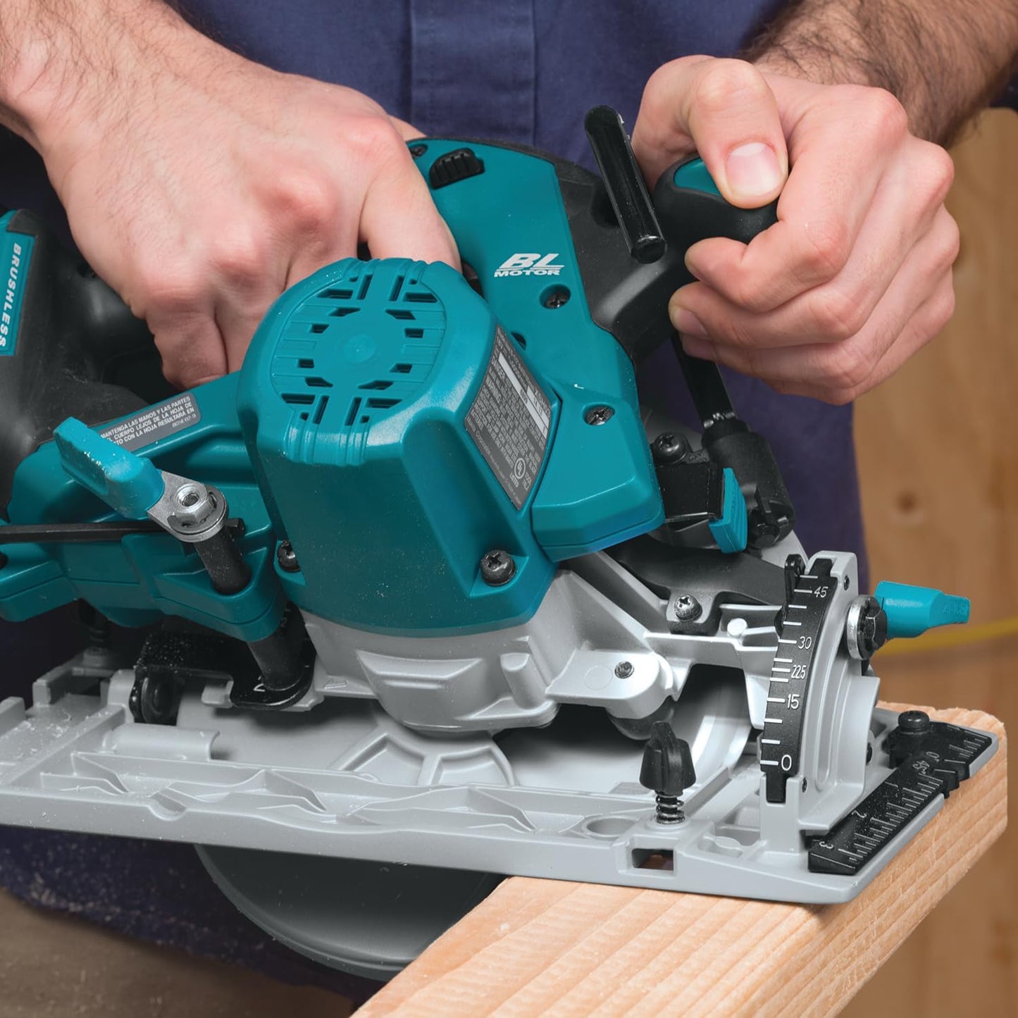 Makita DHS680Z 18V Li-Ion LXT Brushless Circular Saw (165mm) – Batteries and Charger Sold Separately.